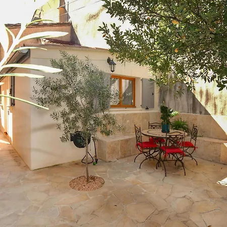 Stunning In With Kitchen Holiday home